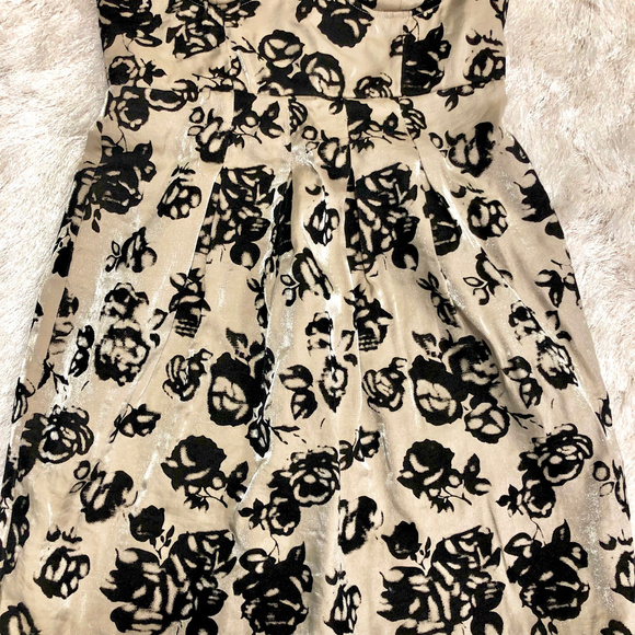 Kismet Gold with Black Velvet Flower Dress - Picture 5 of 6